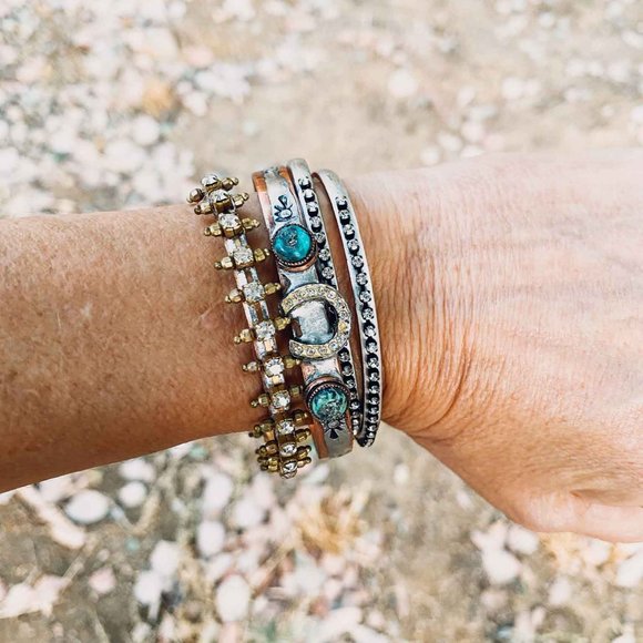 Lucky Horseshoe Turquoise Cuff - Picture 2 of 4